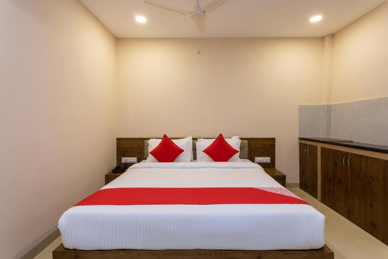 Oyo 77137 Hotle Castle Inn Mumbai Kültér fotó